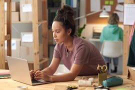 What are some of the advantages of WooCommerce hosting?